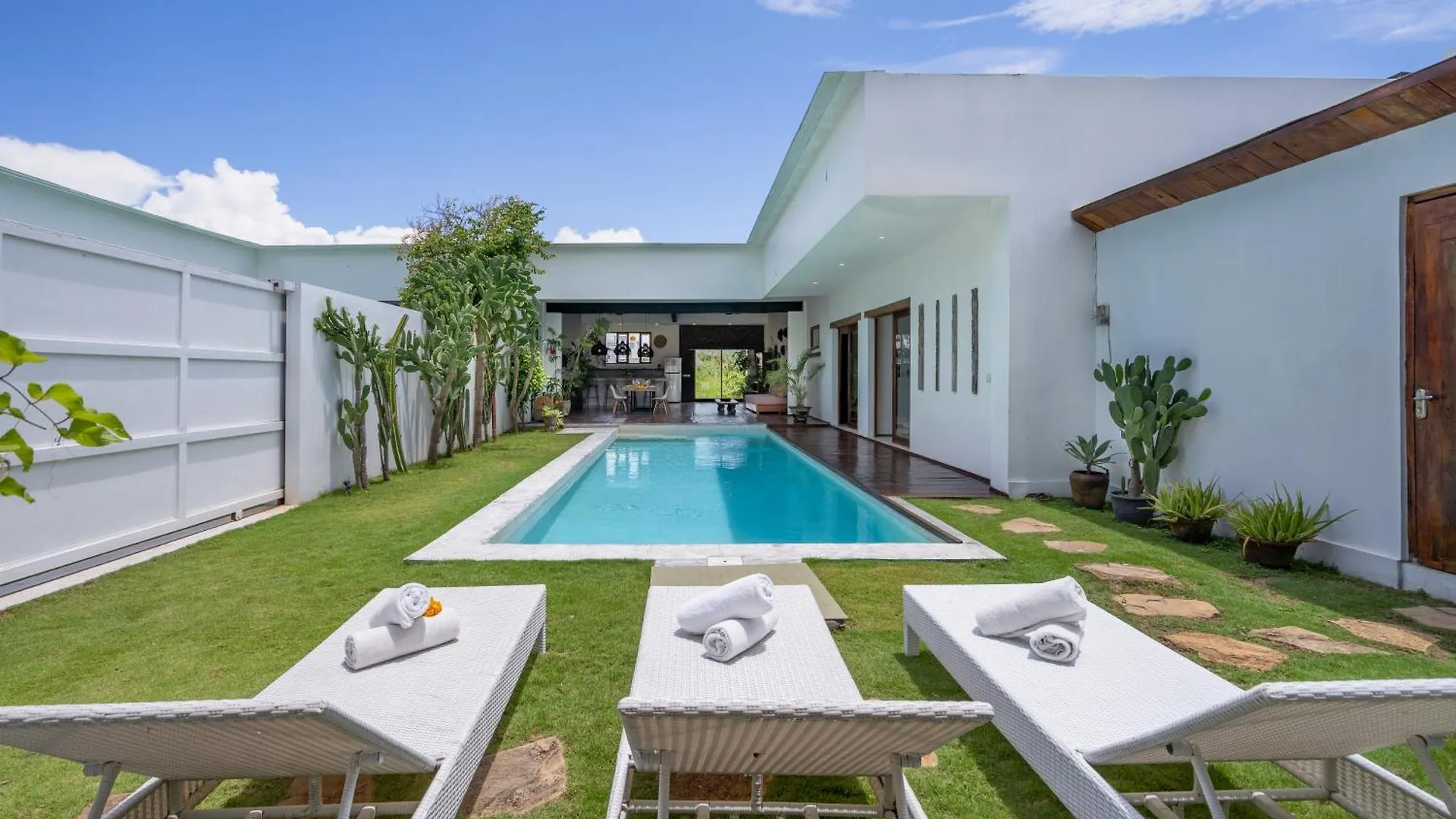 Villa Nuga By Dreamawaybali Seminyak  Indonesia